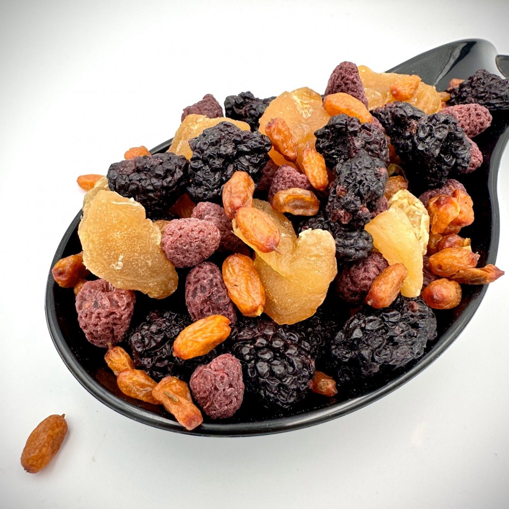 100% Dry Fruit Mix (Natural dry Sea Buckthorn Berries - Blackberries - Raspberries - Crystallized Ginger) High Energy Superfood